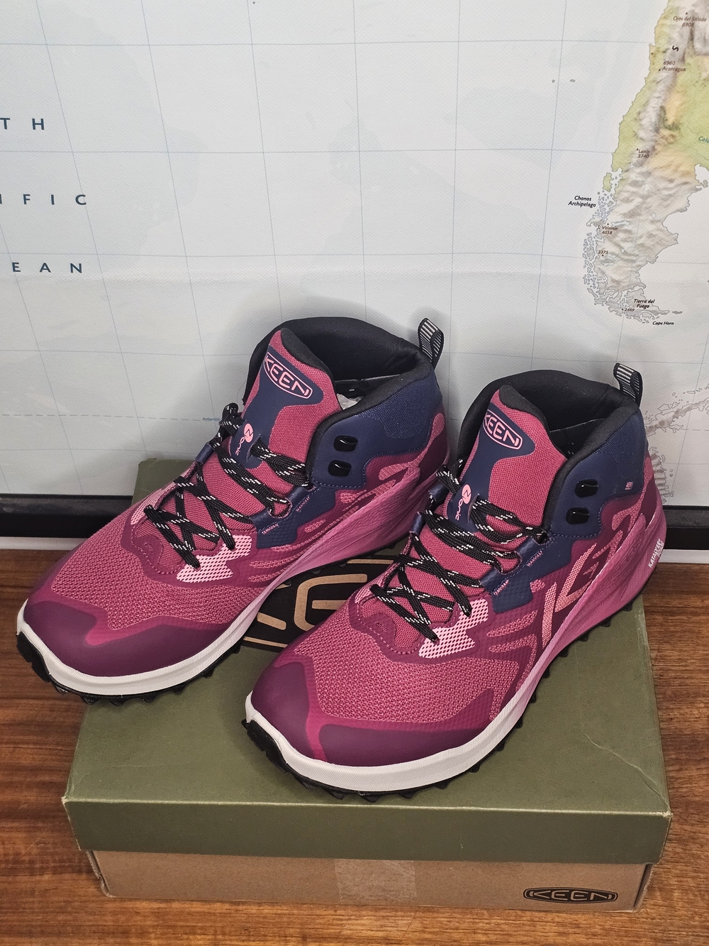 KEEN Zionic NXT Waterproof Mid Hiking Boots Pink Lemonade Women’s Size 12 NIB